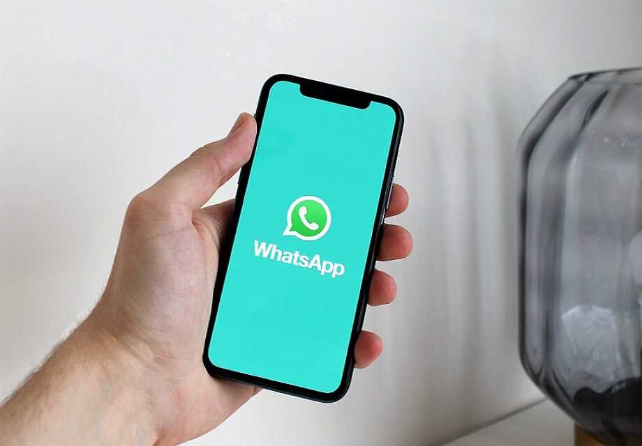 6 Steps to Make Wallpaper on Every WhatsApp Chat Different