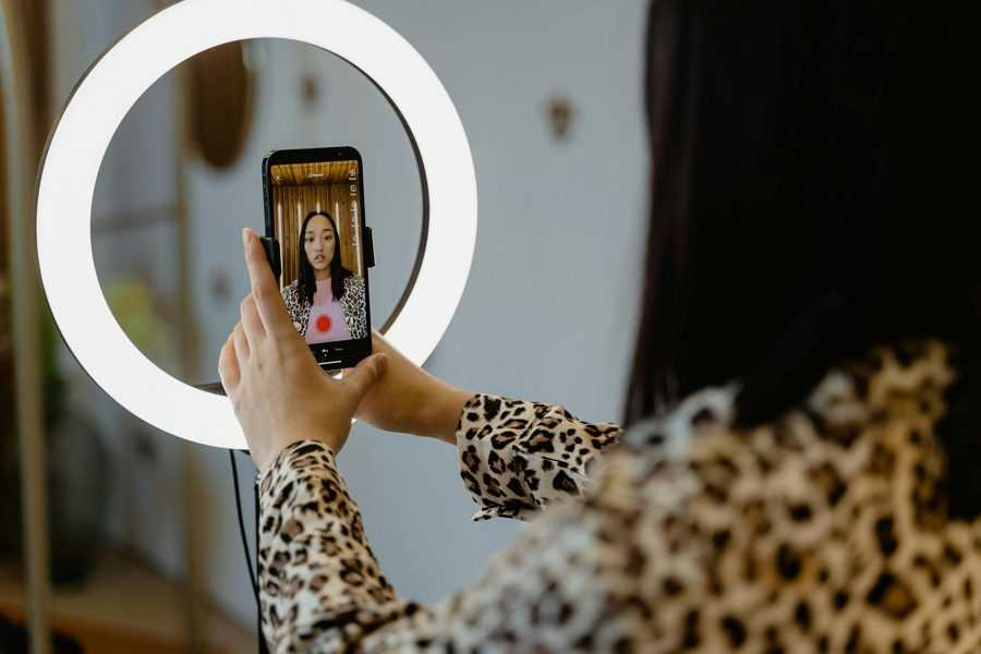 7 Steps to Add Stickers on TikTok Live
